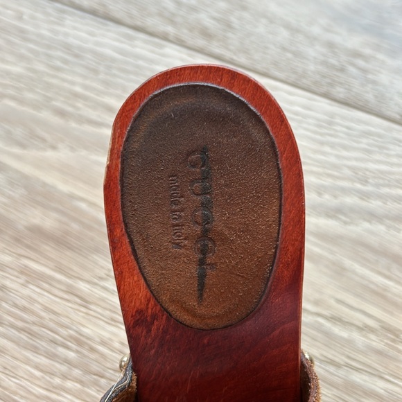 Brown suede, Gucci Horsebit slide clogs, Size 35 - Picture 10 of 14